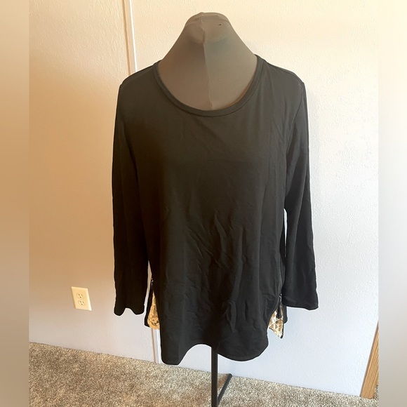 Tunic Top with Zippered Lace Side Panels - Picture 2 of 3